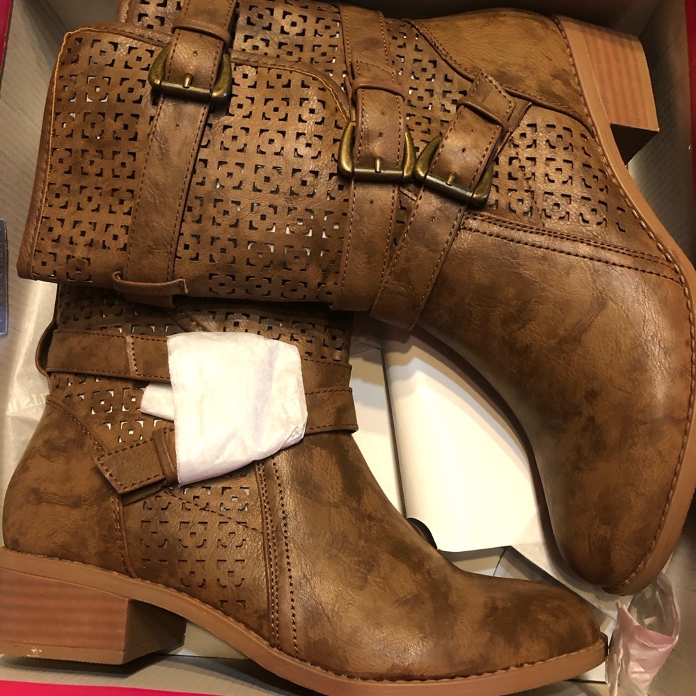 NEW Boots Women's Boots